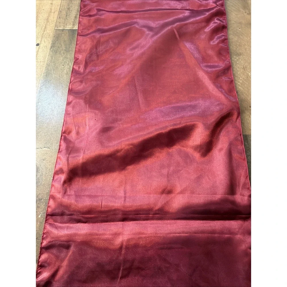 VTG Soft‎ Impressions Burgundy Red Beaded Poinsettia Table Runner 76x12.8